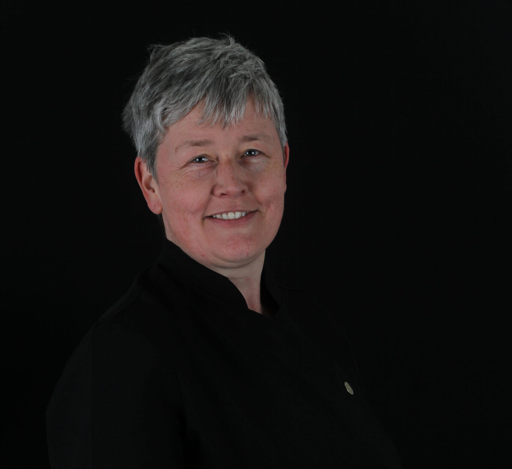 Nicola Ellis 